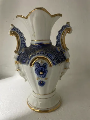 Vaso de louça decorativo