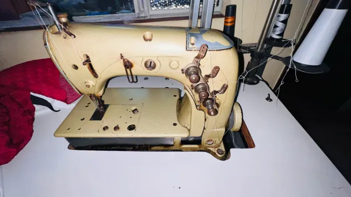 Maquina de costura galoneira industrial