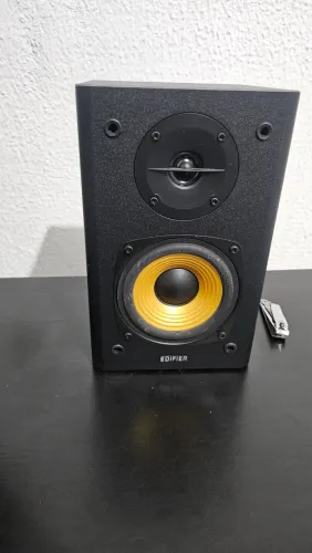 Monitor Edifier R1000t4