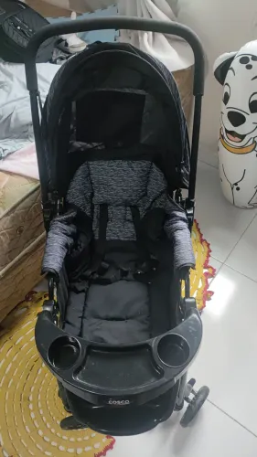 Carrinho de bebê Cosco