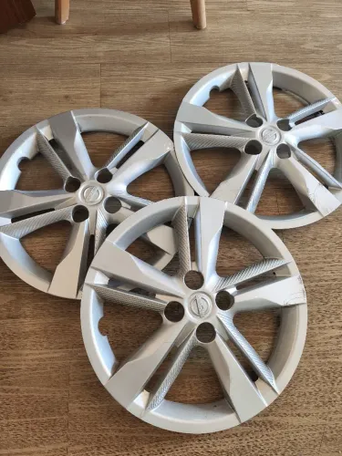 3 Calotas Nissan Kicks Original!!