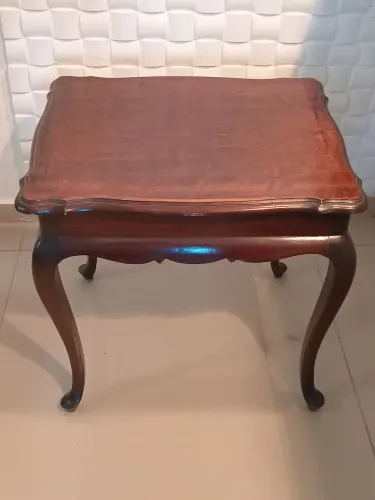 Mesa de centro de madeira maciça 