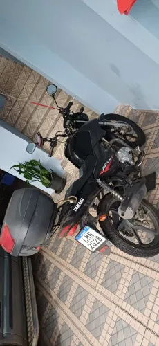Vendo moto Factor 125 cl baixa quilometragem, pneus novos e em ótimo estado.