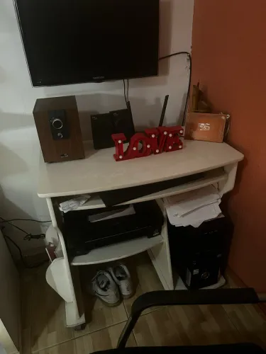 Mesinha de computador 