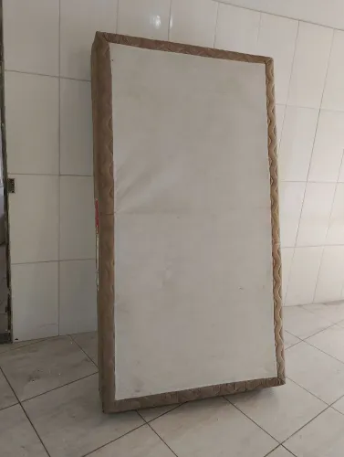 Cama box viúvo ótimo estado funciona perfeitamente
