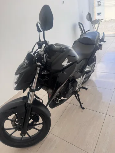 Twister CB 300 2025 ÚNICO DONO