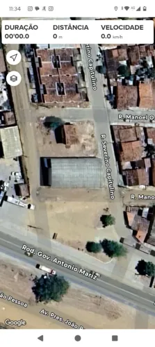 Quarteirão inteiro com galpão