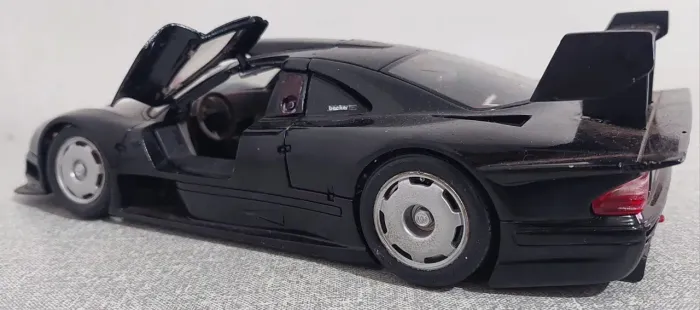 Miniatura 1:18 Mercedes Benz