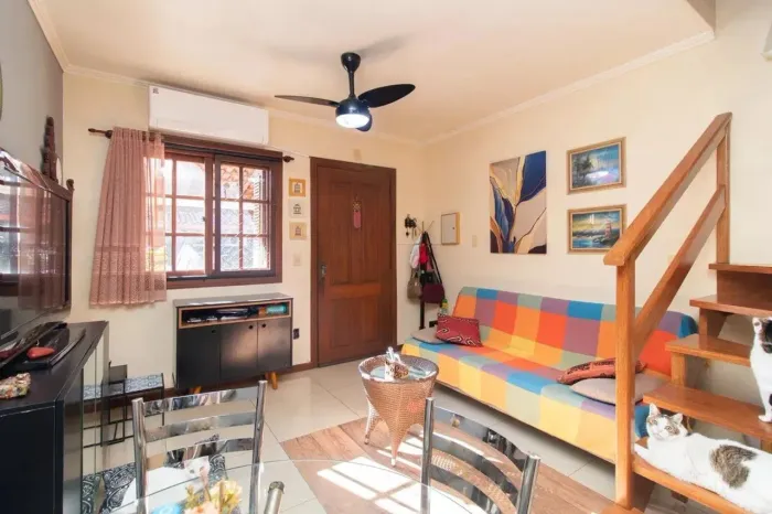 Casa em condomínio com piscina, 2 quartos, 1 vaga Camaquã, Porto Alegre/RS