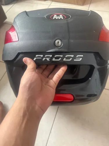 Baú de moto porta 1 capacete