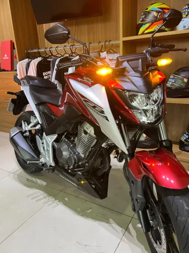 Honda CB 300F Twister 300 cc
