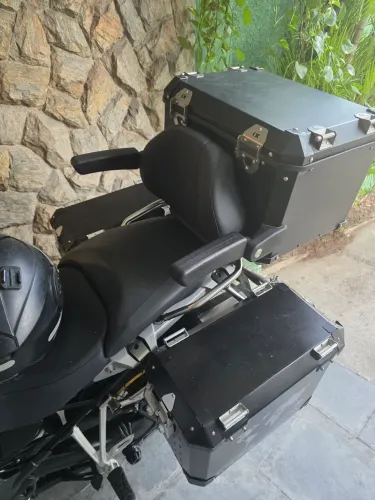  3Baús EX VENTURE alumínio 2 laterias e 1 traseiro com encosto e descanso. GS1250