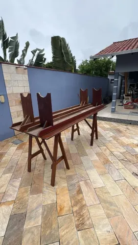 Mesa e bancos para área de festas