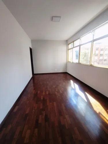 Apartamento com 3 Quarto(s) e 3 banheiro(s) para Alugar, 140 m² por R$ 3555 / Mês