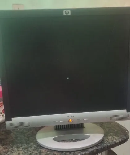 Monitor HP L176v 17" LCD Quadrado - Com Som Embutido (Funcionando 100% / Detalhes na Tela)