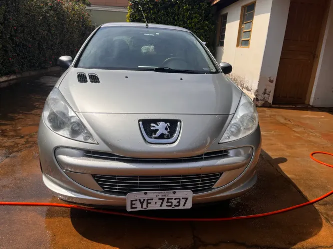 Peugeot 207 XR 1.4 Flex 8V 5P 2012