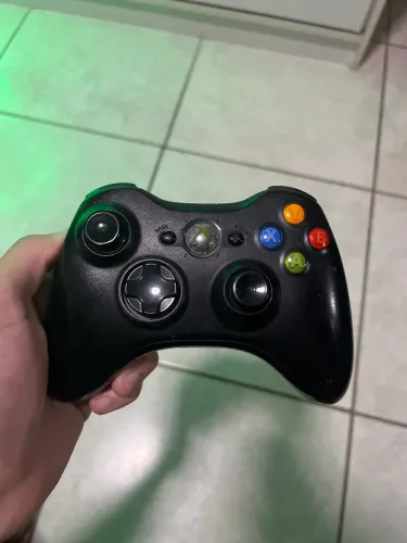 Controle de Xbox 360 (com defeito)