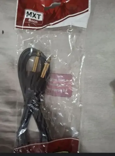 Cabo p10/p10 para guitarra ou violão elétrico com 1.5 m e 3mm expessura 