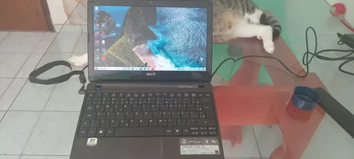Notebook Acer Aspire One 722 - 11.6" - Portátil e Compacto (Ideal para Estudos)