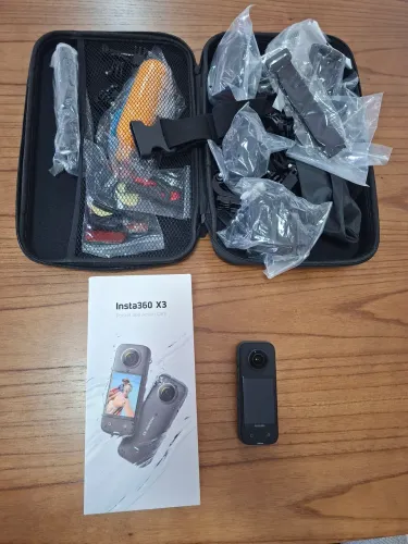 Insta360 X3 Câmera 360° Nova , com Caixa e Acessórios