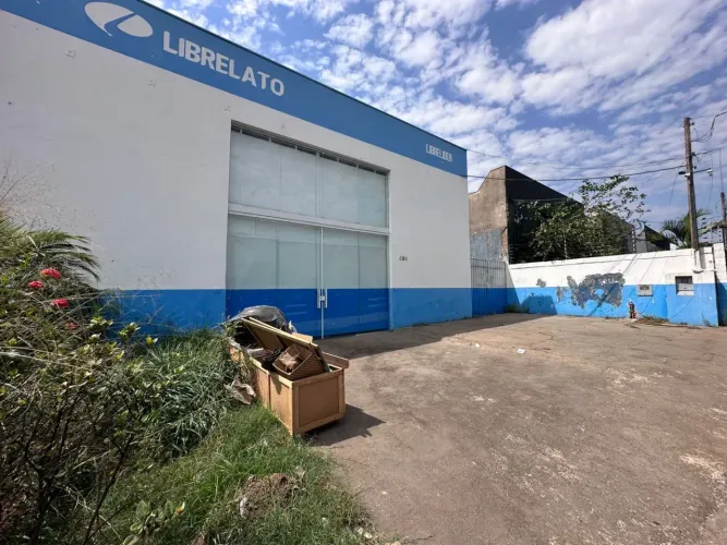 Barracão comercial em frente a BR 153 Rio Preto
