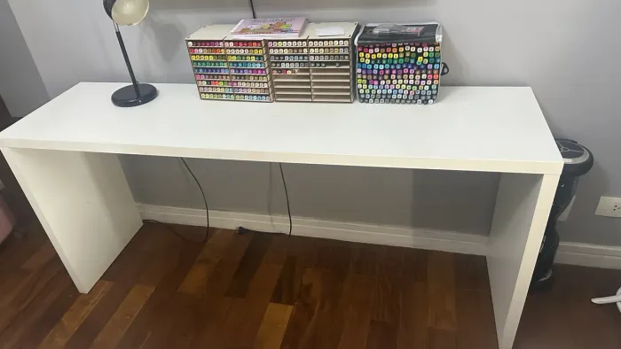 Mesa de Escritório/Escrivaninha Branca Grande - Design Minimalista