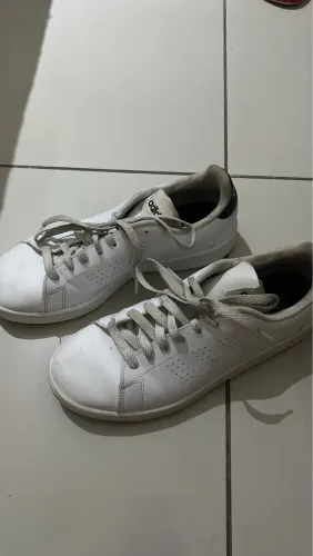 Tênis adidas branco 