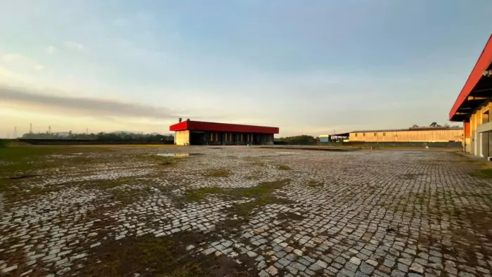 ALUGUEL: ARMAZÉM LOGÍSTICO 2200 METROS COM AMPLO PÁTIO EM ITAJAÍ!!