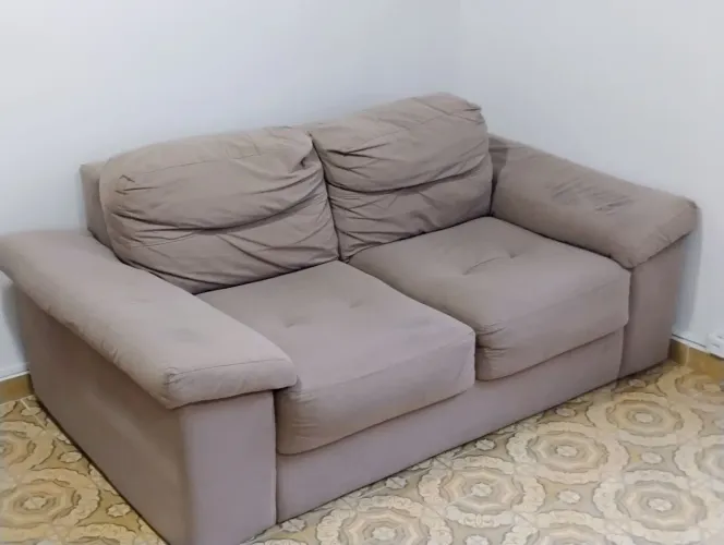Sofá LOVE 2 lugares, Muito confortável e Valor Imperdível !