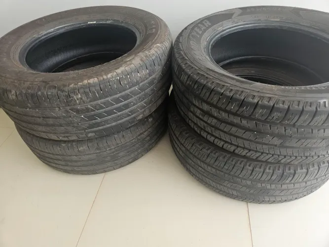 Pneus pick-up aro 18 (265/60) 4 und Goodyear 