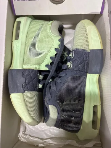 Tênis Nike LEBRON WITNESS 8