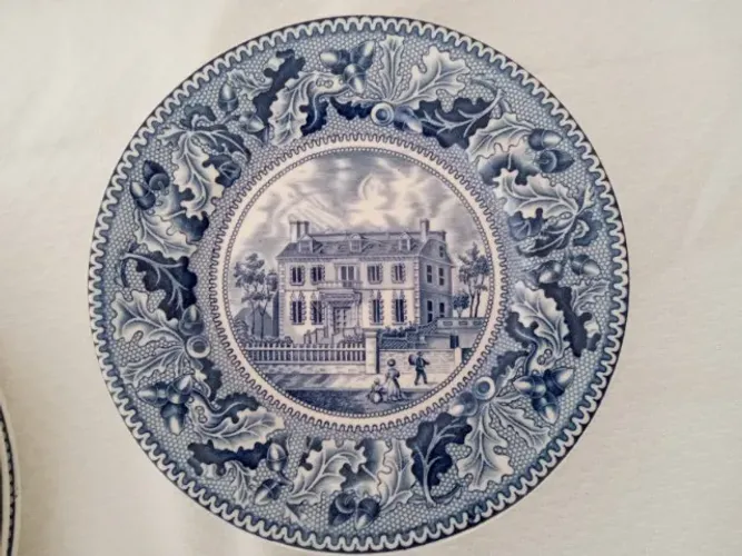 Conjunto de 4 pratos de sobremesa Johnson & Bros, fabricados na Inglaterra