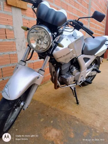 Vendo ou troco por carro