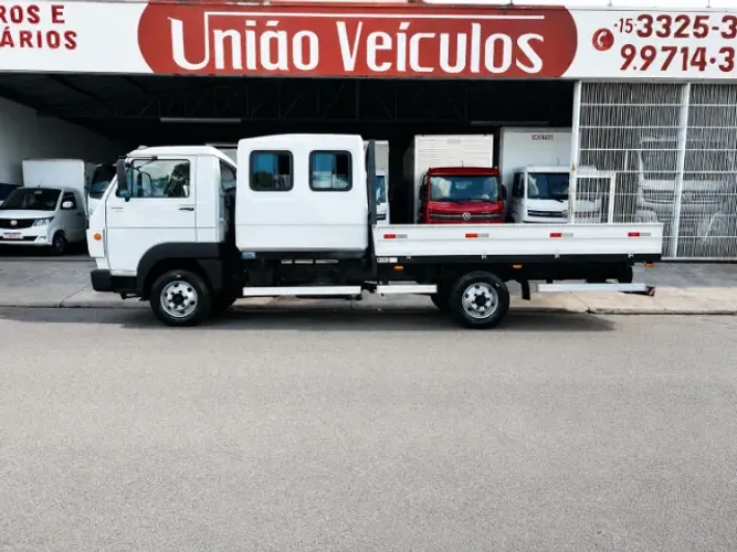 Volkswagen Delivery 5.150 Cabine Suplementar 8L + Carroceria