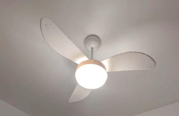 VENTILADOR DE TETO COM CONTROLE REMOTO