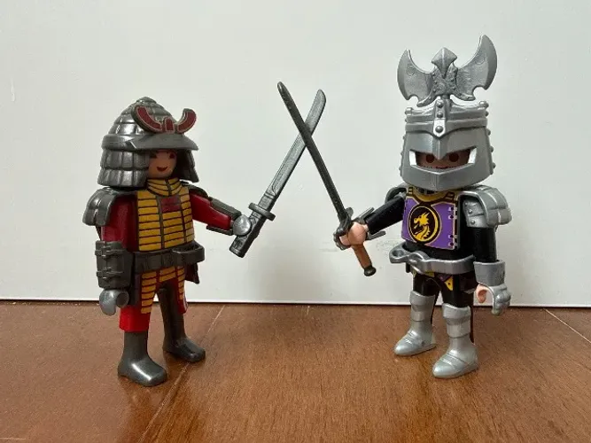 Playmobil samurai + 3 cavaleiros