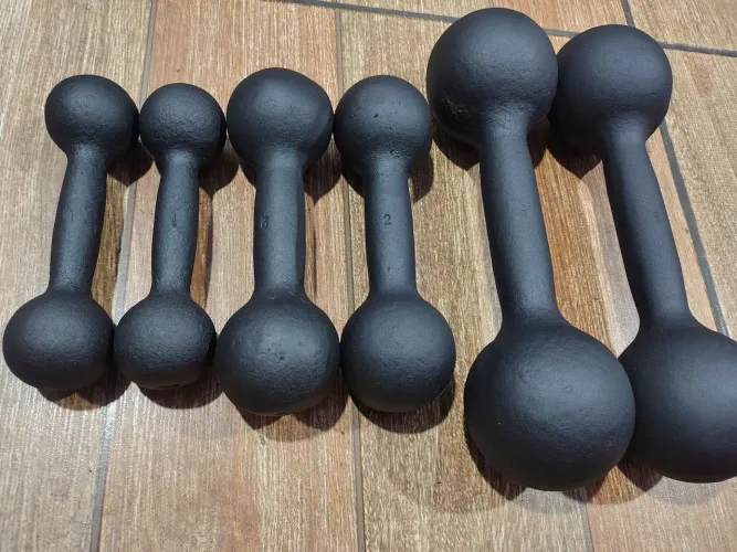 Halteres de ferro de 1kg 2kg 3kg 4kg e 5kg. Aparti de $30.