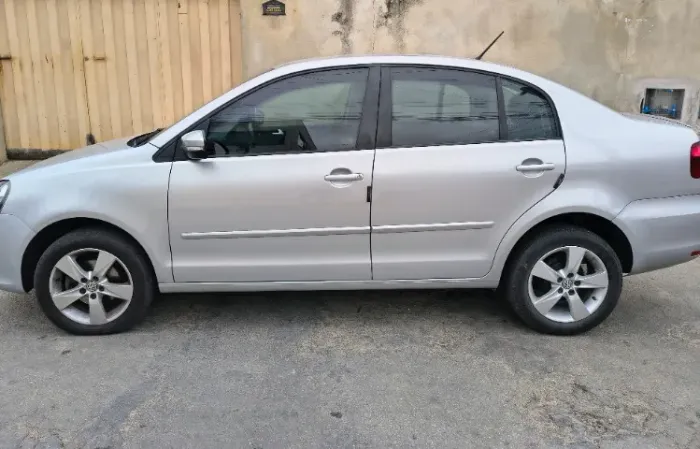 Volkswagen Polo Sedan 1.6 MI Total Flex 8V 4P 2014