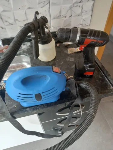 Vendo pulverizador  de tinta elétrico, parafusadeira.