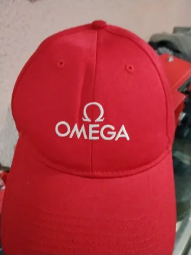 Boné da marca conceituada omega