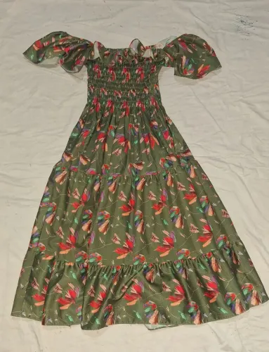 vestido verde florido