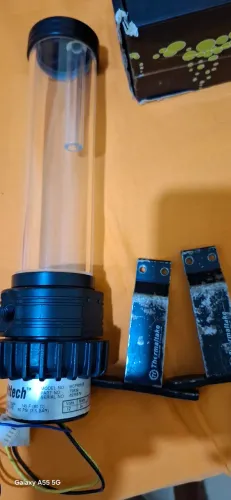Reservatório + bomba d5 watercooler custom thermaltake pr22