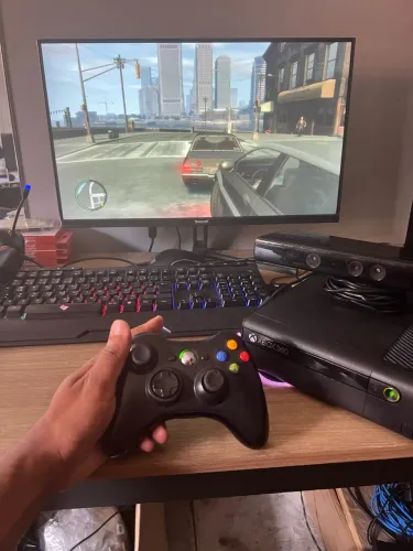 Xbox 360 super slim completinho