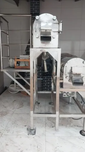 Vende-se uma despolpadeira de frutas 