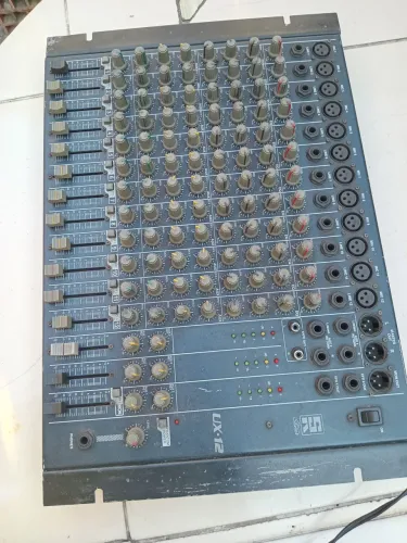Mesa de som staner 12 canais 