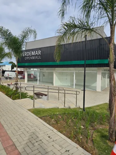 Sala comercial da Rogga no Verde Mar para locação anual.
