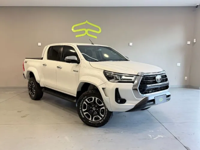 Toyota Hilux CD SRX Plus 4X4 2.8 TDI Die. Aut. 2024