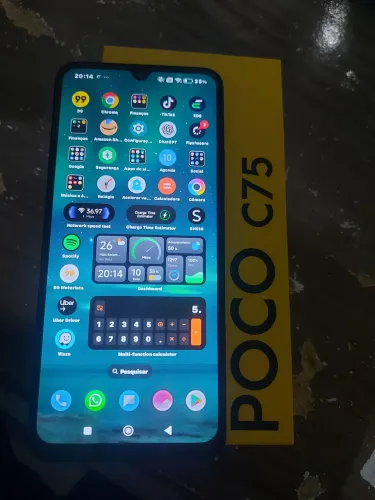 Celular novo na caixa POCO C75 