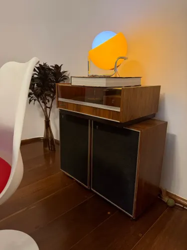 Toca discos Grundig ( bem preservado) (precisa de conserto ou serve para decoração)