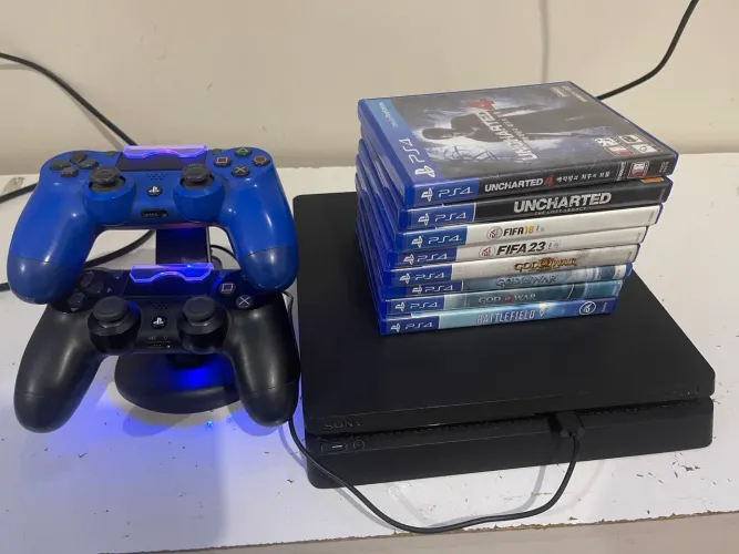 PS4 SLIM 1TB + 2 MANETES ORIGINAIS